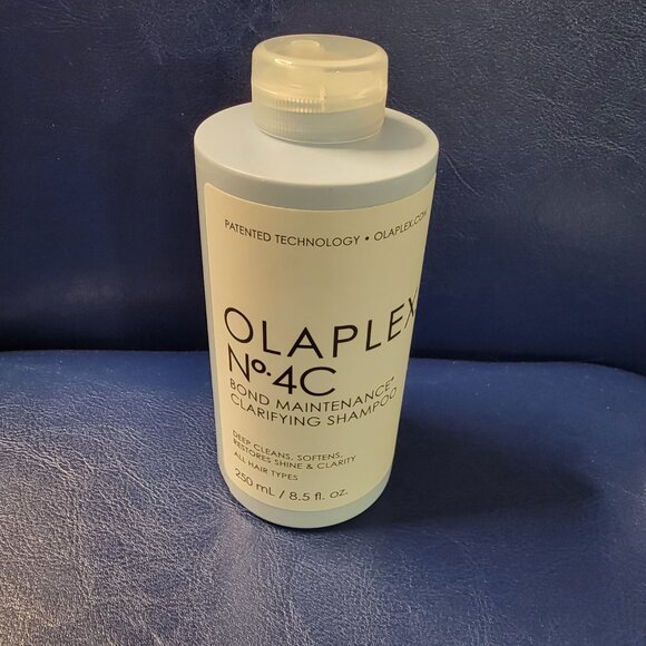 Olaplex No. 4C Bond Maintenance Clarifying Shampoo 8.5 FL OZ - Picture 2 of 13